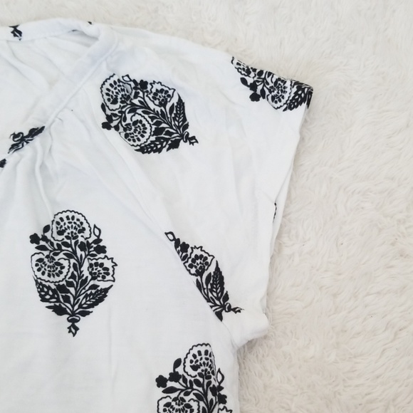 Old Navy shirt - Picture 4 of 5